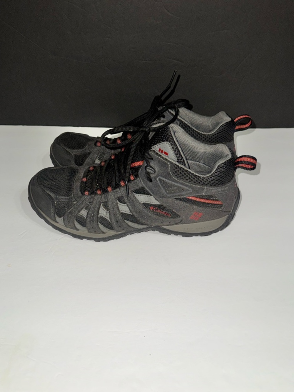 Columbia I Men’s I Boots I Hiking & Trail I Gray and Red I Size 9